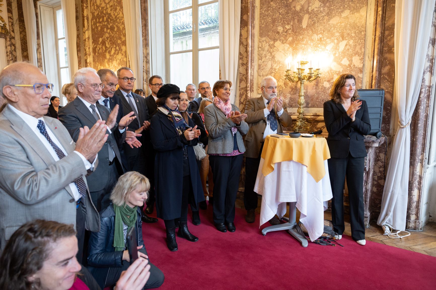 Découvrir les photos des lauréats et de la cérémonie de remise du prix ...