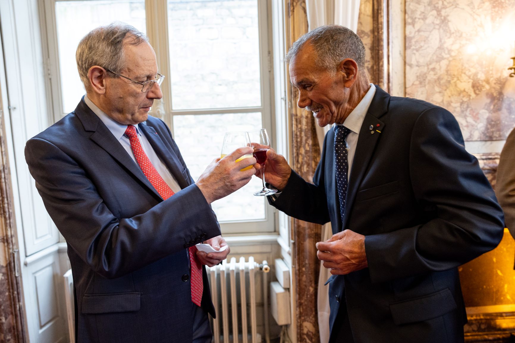Découvrir les photos des lauréats et de la cérémonie de remise du prix ...