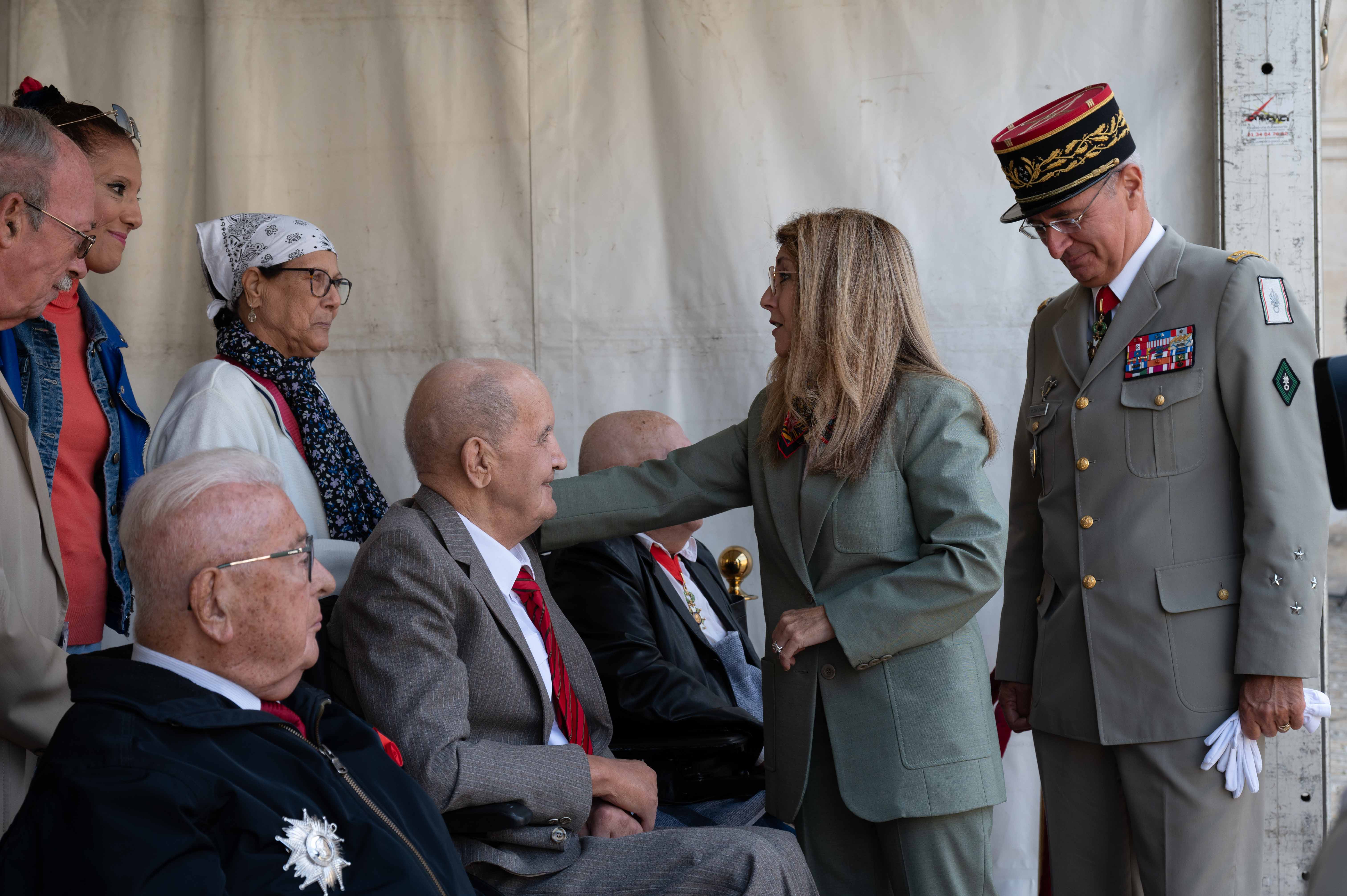 Madame Patricia Mirallès, secrétaire d’État auprès du ministre des Armées, chargée des Anciens combattants et de la Mémoire rencontre les Harkis et leurs familles (c) Inconnu / SEDACM Madame Patricia Mirallès, secrétaire d’État auprès du ministre des Armées, chargée des Anciens combattants et de la Mémoire rencontre les Harkis et leurs familles (c) Inconnu / SEDACM