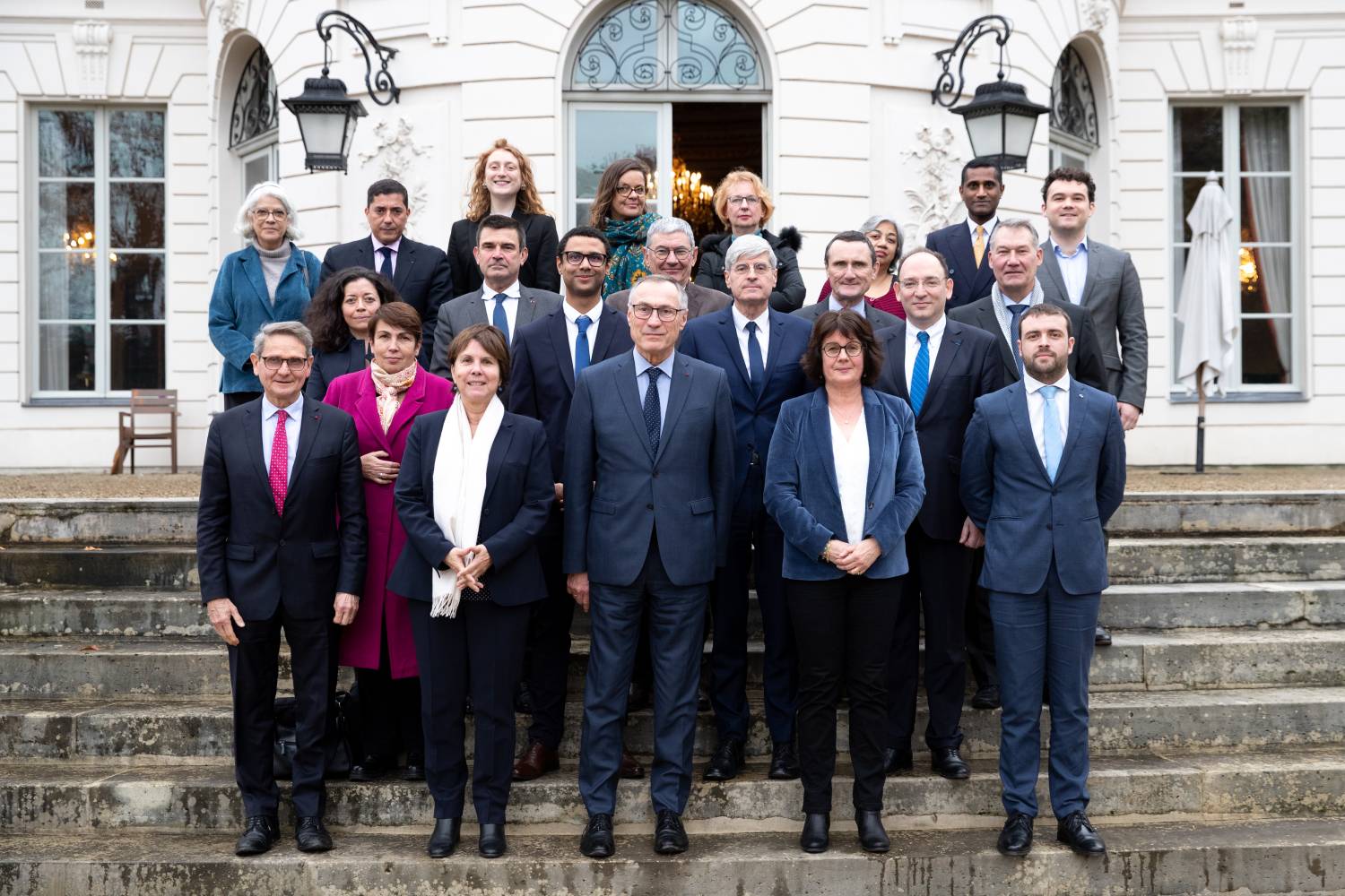 La commission réunie à Paris pour la séance plénière du 19 janvier 2023