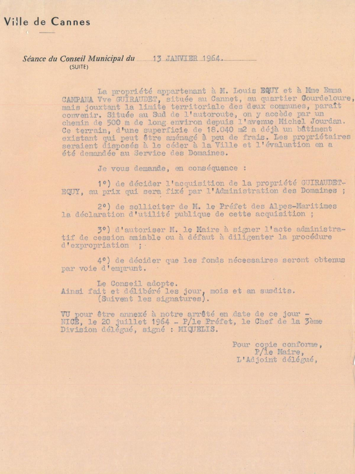 Illustration 1, p. 2 : délibérations du conseil municipal, séance extraordinaire du 13 janvier 1964, acquisition d’un terrain, quartier de Ranguin, en vue de la construction de logements d’urgence (Archives de Cannes, 22W238) Illustration 1, p. 2 : délibérations du conseil municipal, séance extraordinaire du 13 janvier 1964, acquisition d’un terrain, quartier de Ranguin, en vue de la construction de logements d’urgence (Archives de Cannes, 22W238)