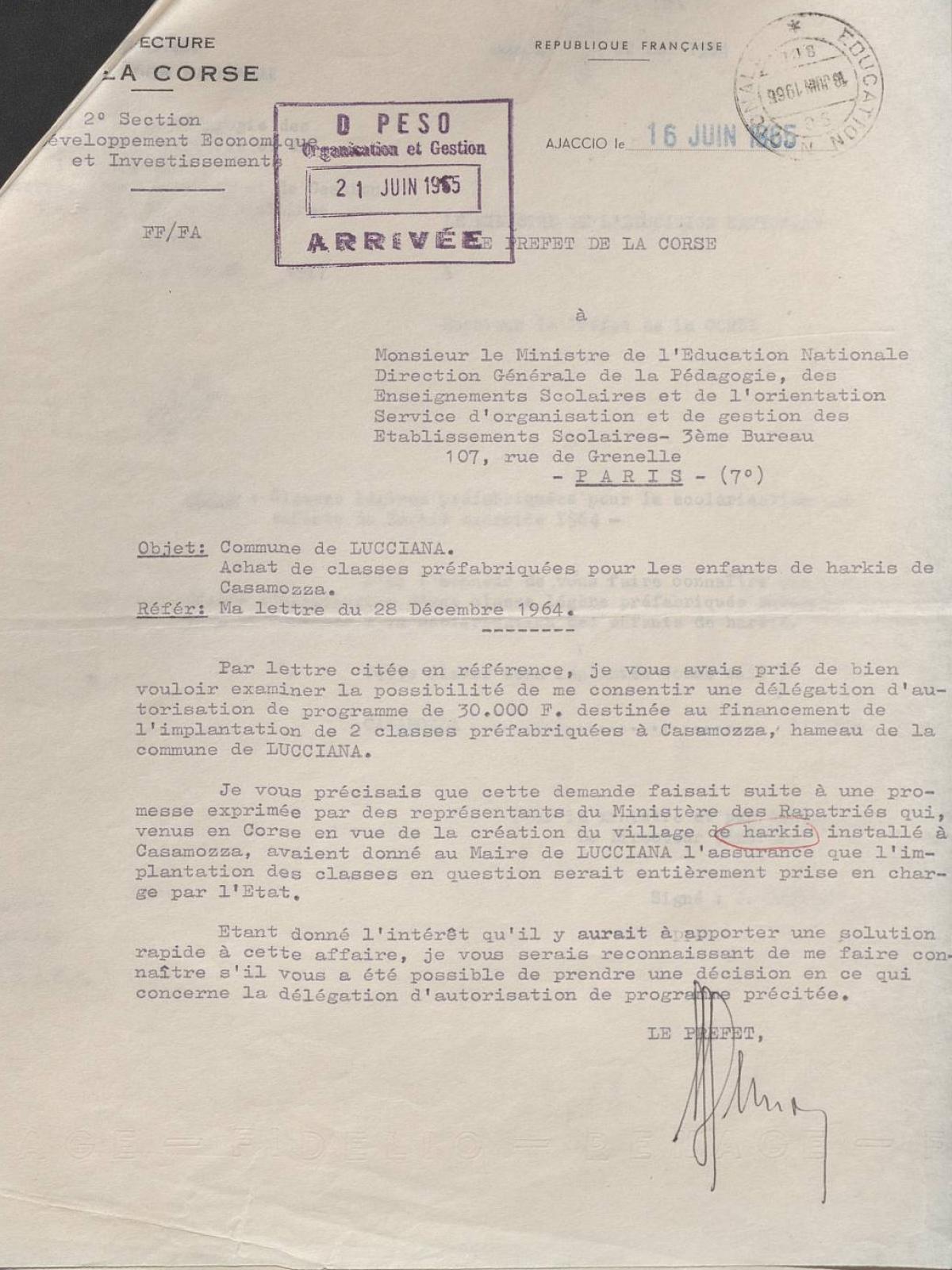 Illustration 13 : lettre du préfet de la Corse au ministre de l’Éducation nationale relative à l’achat de classes préfabriquées pour les enfants de Harkis de Casamozza, 16 juin 1965 (Archives nationales, 1977074/3)