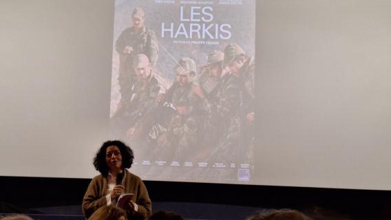 La professeure Hafida Belrhali lors de la projectiondu film de Philippe Faucon à la faculté de droit et en lien avec le centre de recherches juridiques de l'Université Grenoble Alpes
