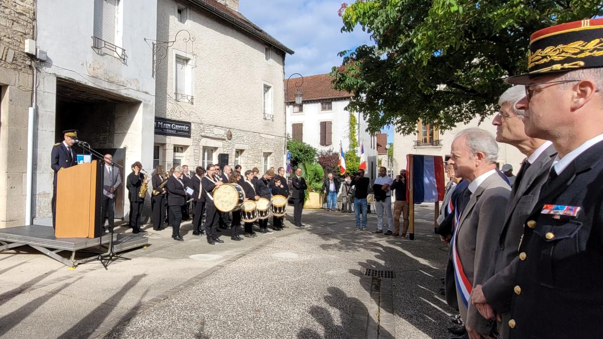Cérémonie d'hommage aux Harkis à Is-sur-Tille. Cérémonie d'hommage aux Harkis à Is-sur-Tille.